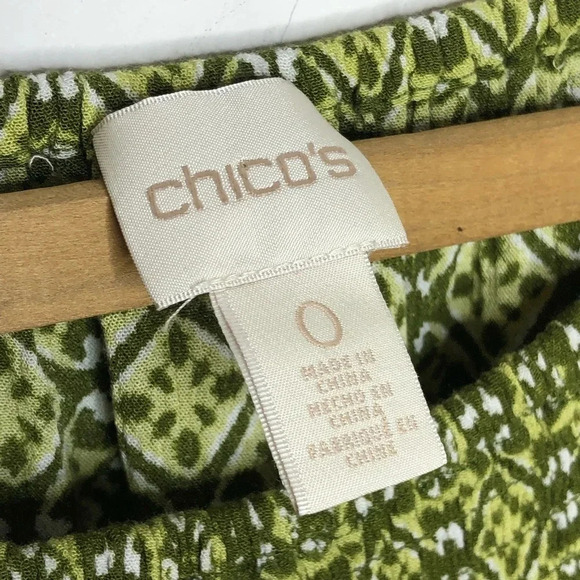 Chico’s Size 0 Green Boho Peasant Top Rayon Bell Sleeve Smocked Neckline Blouse - Picture 9 of 13